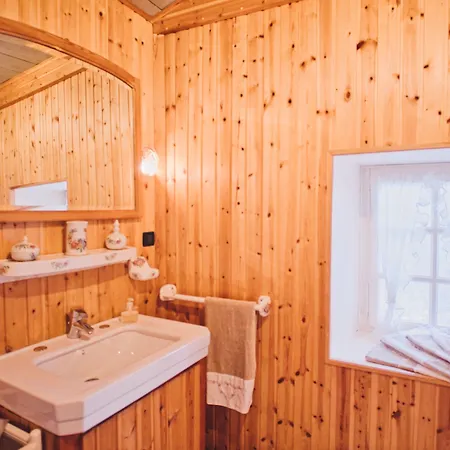 La Crestolina Bed & Breakfast 3*